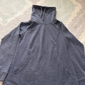 Lot of Women’s Medium Sweatshirts -Brands include Stoic, Old Navy, DSG and Shein